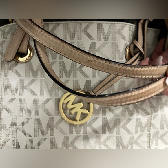 LAST CALL💕 - Picture 7 of 10